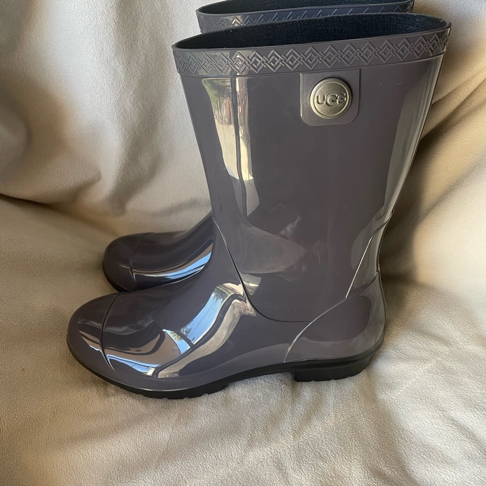 UGG  Rain Boots - Picture 4 of 13